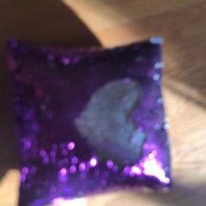 Sequence flip pillow